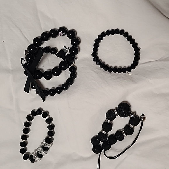 Bundle of 4 black bracelets - Picture 1 of 5
